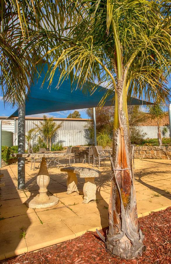 Hi Way Eight Motor Inn Stawell Exteriör bild